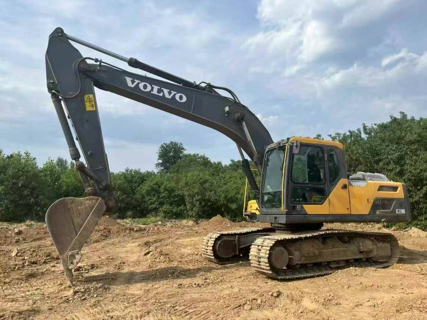 Used Volvo EC210D Excavator 2017 Model