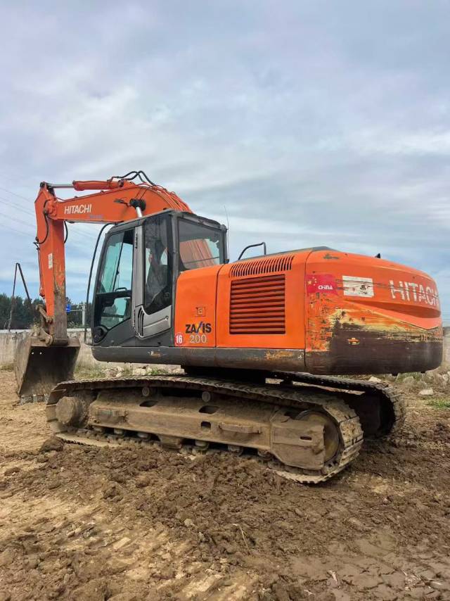 Used Hitachi ZX200-E Excavator 2017 Model