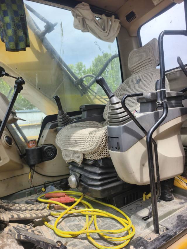 Used Caterpillar 320C Excavator 2010 Model / 8