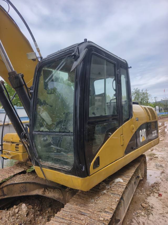 Used Caterpillar 320C Excavator 2010 Model / 5
