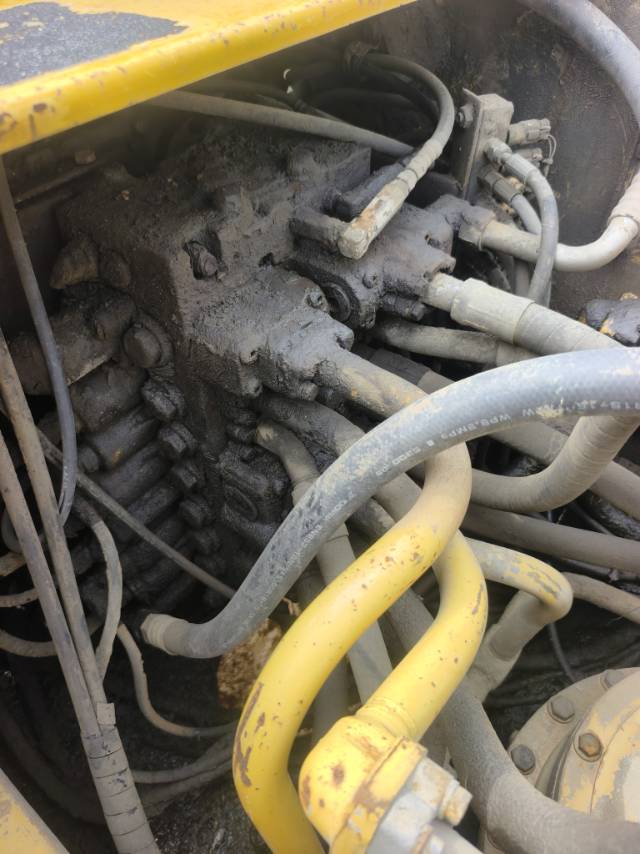 Used Komatsu PC360 Excavator 2011 Model / 9