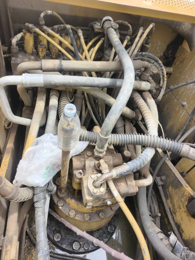 Used Caterpillar 320C Excavator 2010 Model / 9