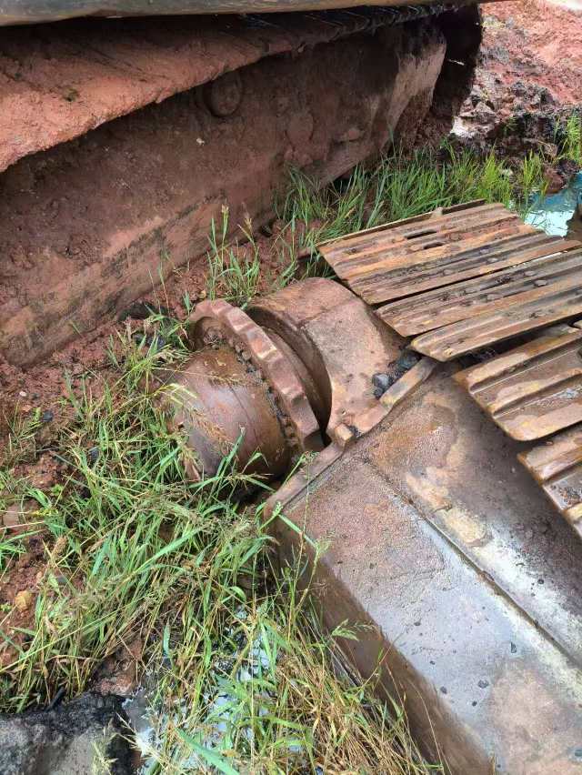 Used Doosan DH220-5 Excavator 2010 Model / 7