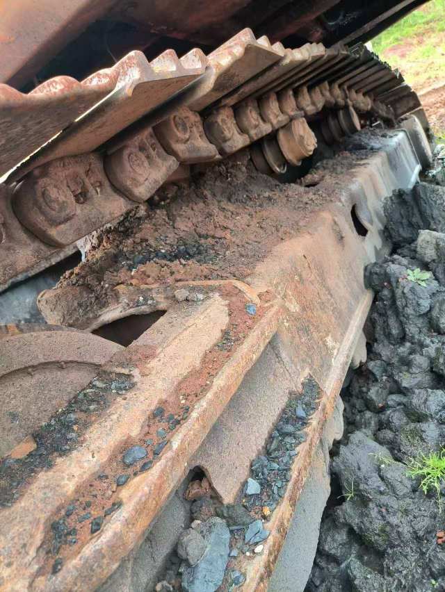 Used Doosan DH220-5 Excavator 2010 Model / 8