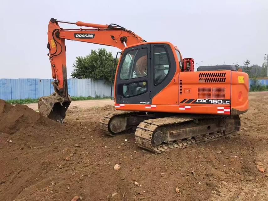 Used Doosan DX150LC Excavator 2015 Model / 2