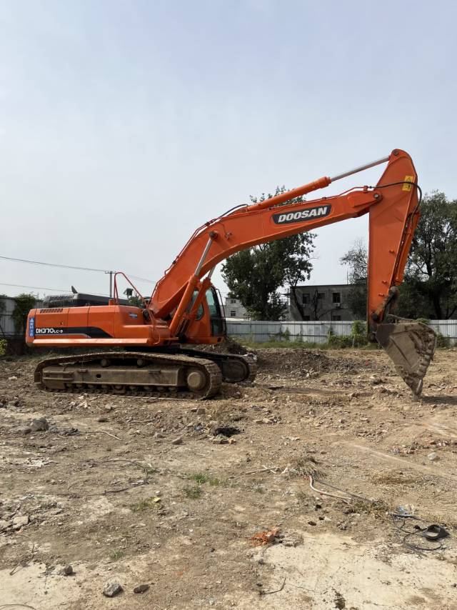 Used Doosan DH370 Excavator 2019 Model / 9