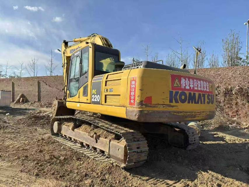 Used Komatsu PC220-8 Excavator 2017 Model