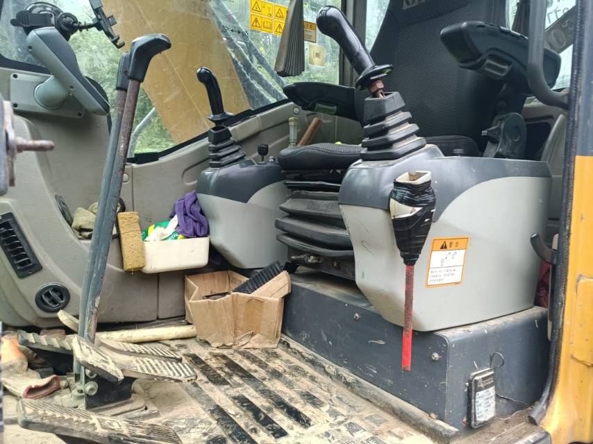 Used XCMG XE75DA Excavator 2017 Model / 8