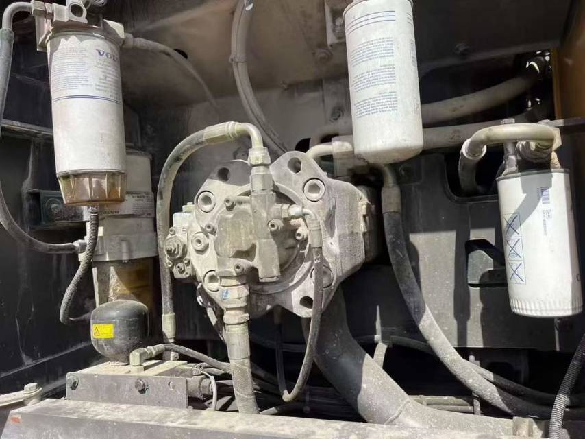 Used Volvo EC200D Excavator 2019 Model / 8