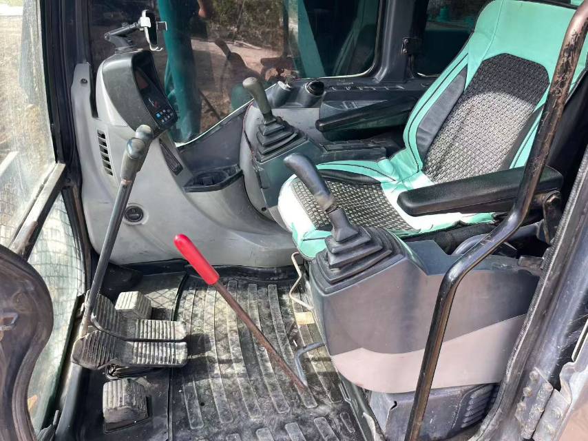 Used Kobelco SK210 Excavator 2018 Model / 6