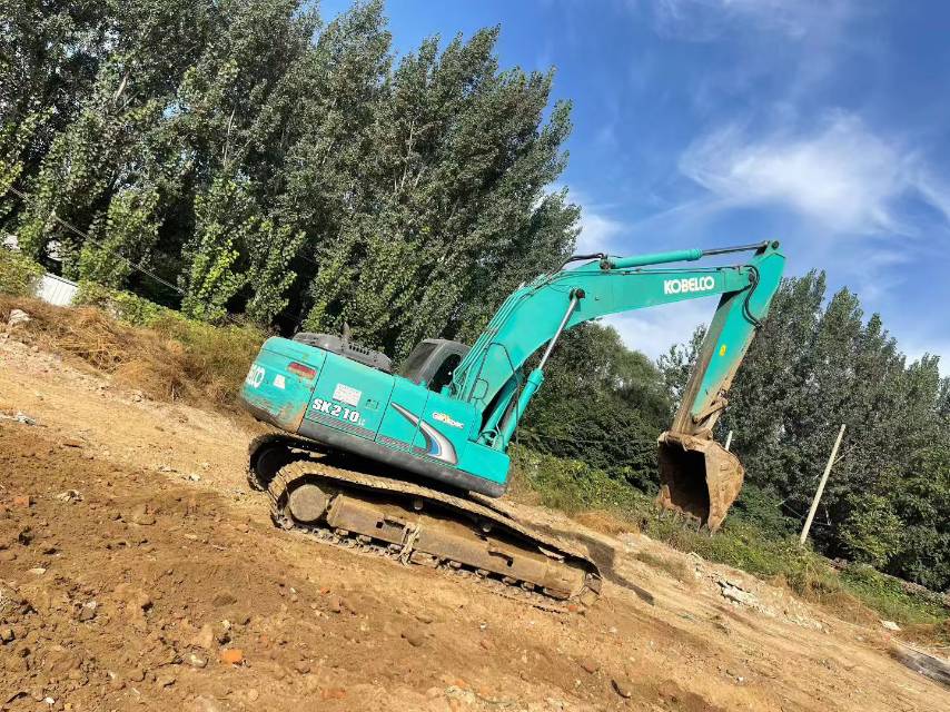 Used Kobelco SK210 Excavator 2018 Model / 3