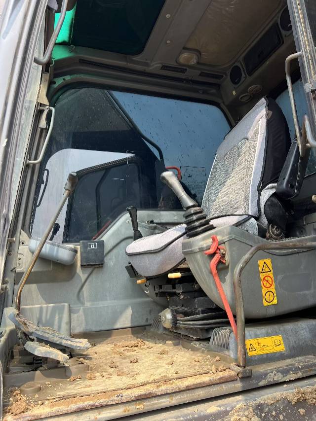 Used Volvo EC240B Excavator 2020 Model / 5