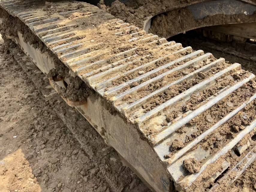 Used Volvo EC240B Excavator 2020 Model / 9