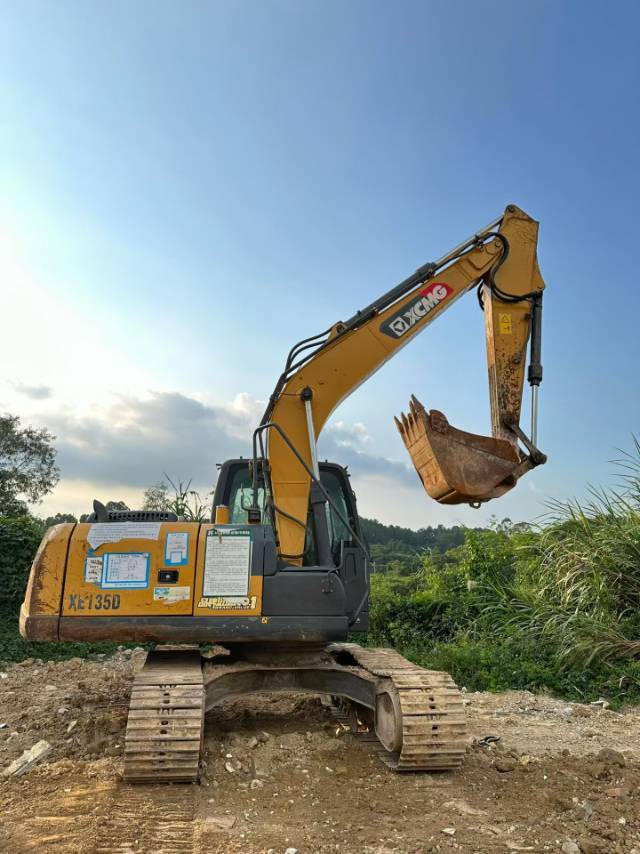 Used XCMG XE135D Excavator 2022 Model