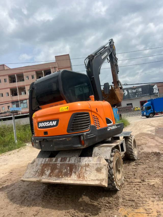 Used Doosan DX60W Excavator 2022 Model / 2
