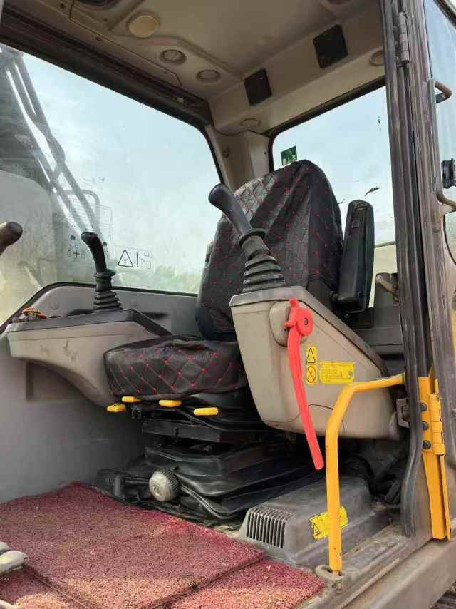 Used Volvo EC120D Excavator 2018 Model / 8