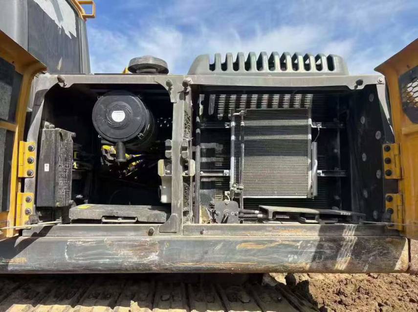 Used Volvo EC200 D Excavator 2019 Model / 6