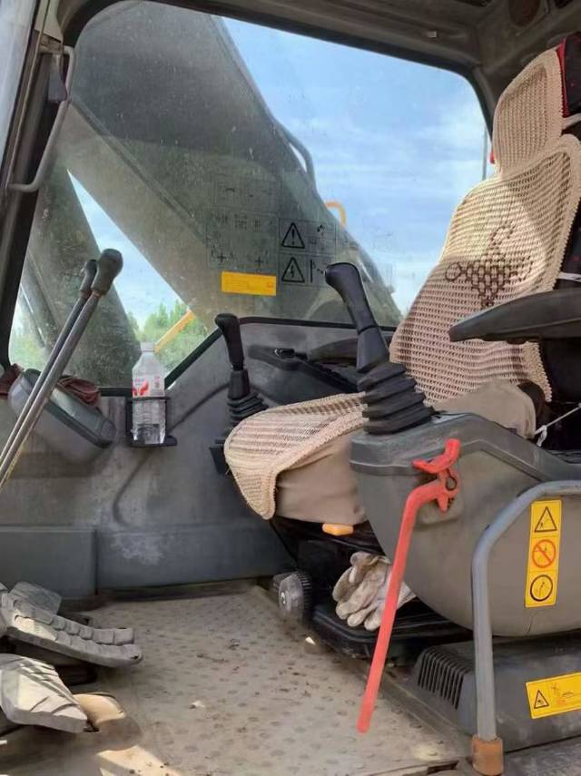 Used Volvo EC240B Excavator 2019 Model / 5