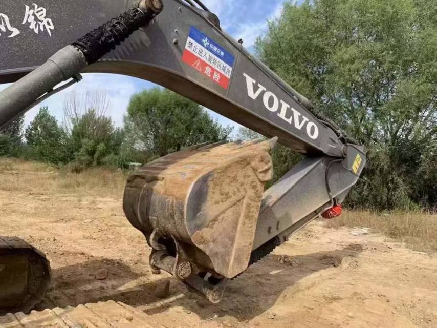 Used Volvo EC240B Excavator 2019 Model / 8