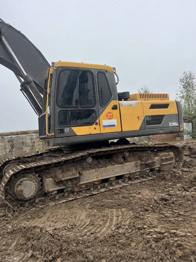 Used Volvo EC300D Excavator 2018 Model / 6