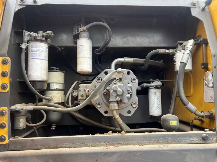 Used Volvo EC300DL Excavator 2018 Model / 7