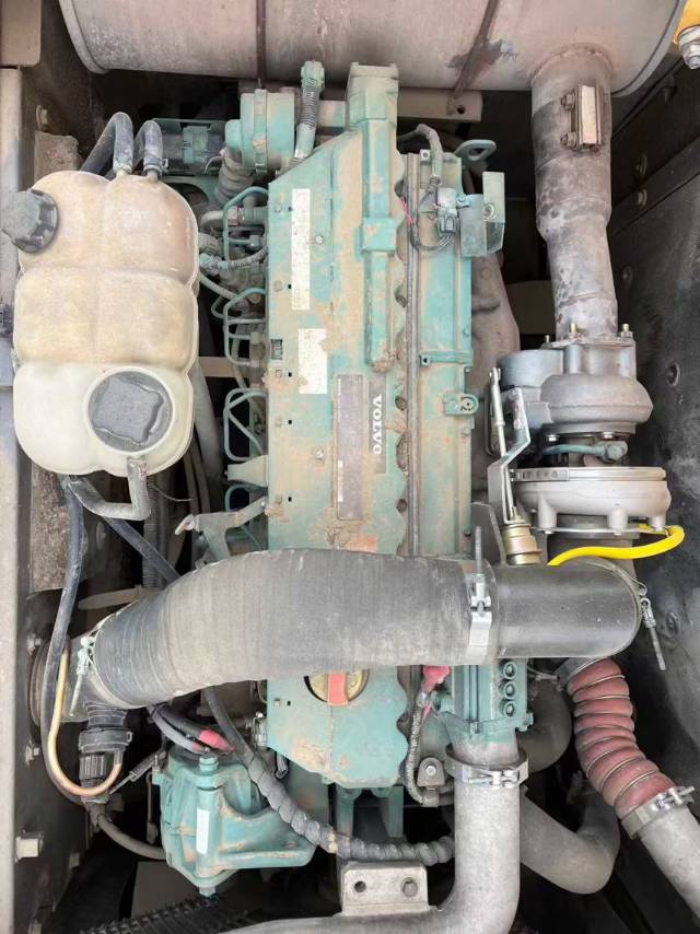 Used Volvo EC300DL Excavator 2018 Model / 9