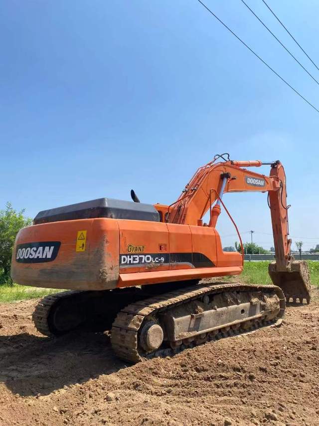 Used Doosan DH370 Excavator 2017 Model / 8