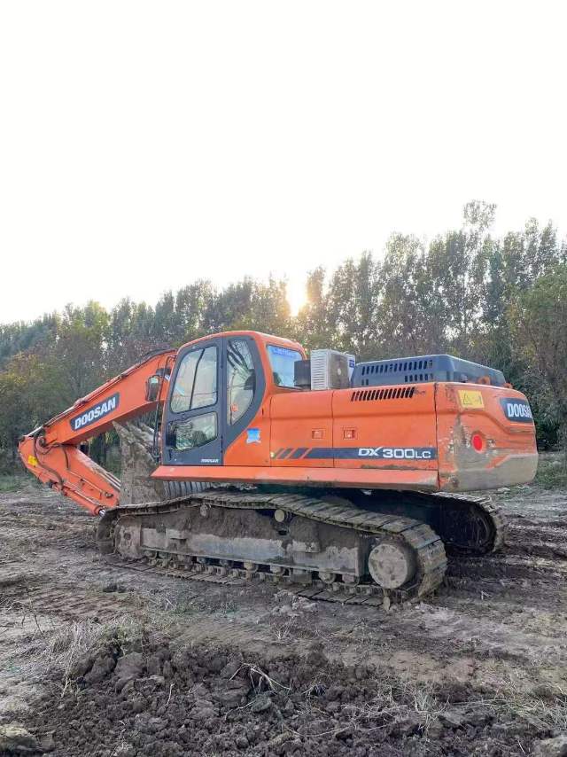 Used Doosan DX260LC Excavator 2018 Model