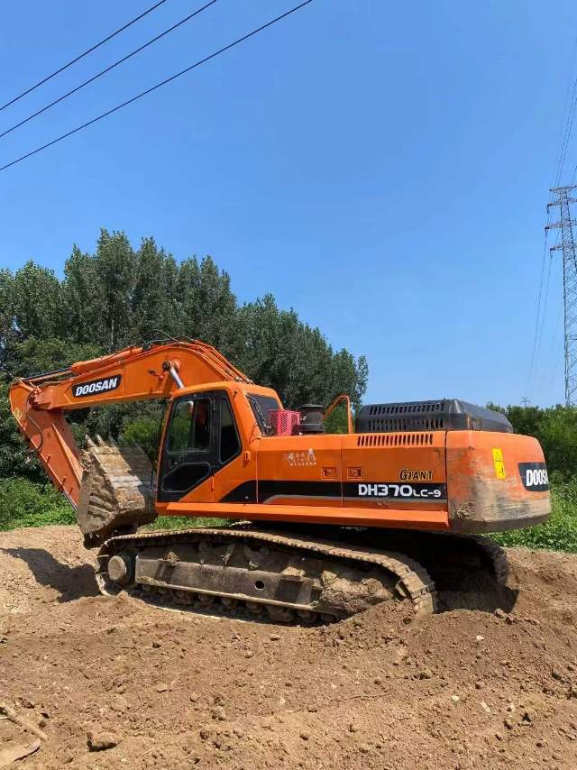 Used Doosan DH370 Excavator 2017 Model
