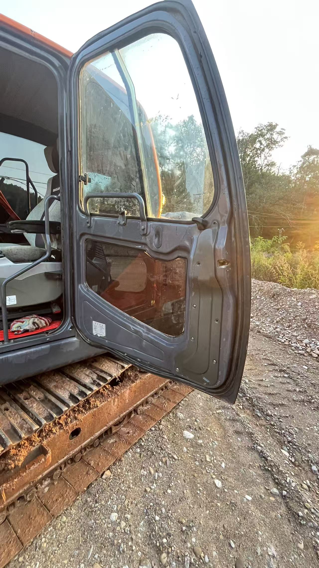 Used Doosan DH130LC-V Excavator 2021 Model / 2