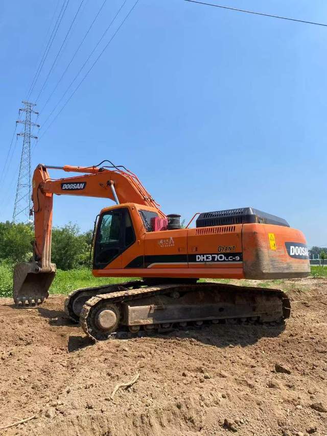 Used Doosan DH370 Excavator 2017 Model