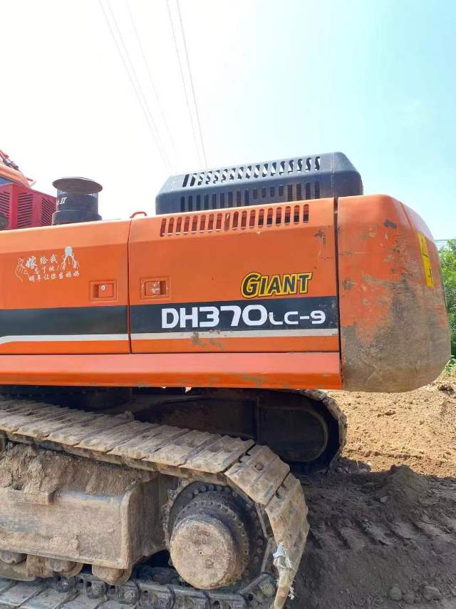 Used Doosan DH370 Excavator 2017 Model / 8