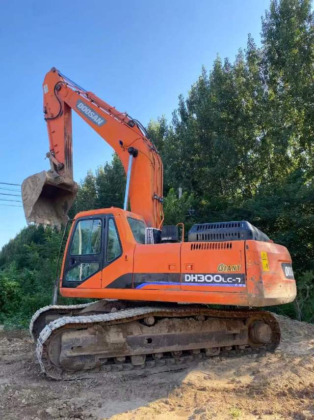 Used Doosan DH300 Excavator 2015 Model