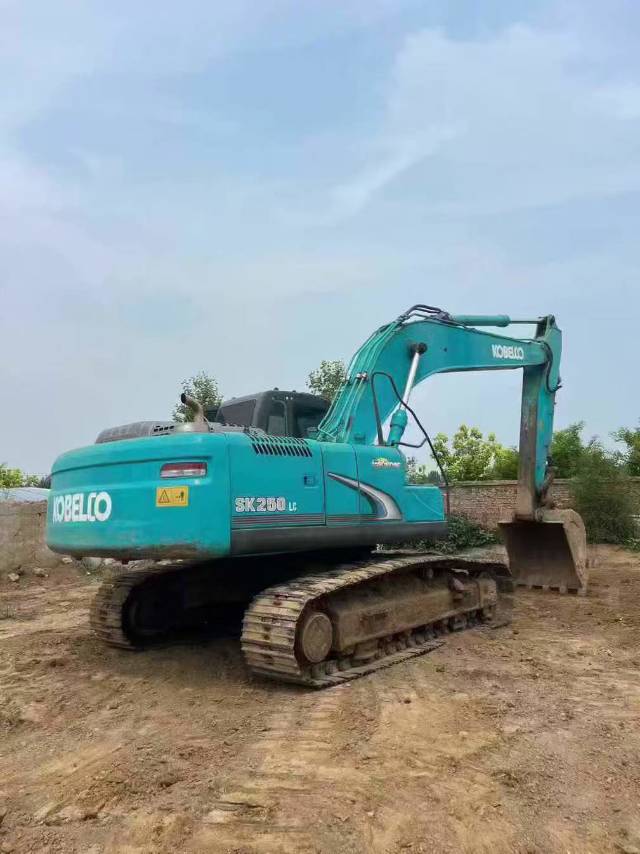 Used Kobelco SK250 Excavator 2021 Model / 2