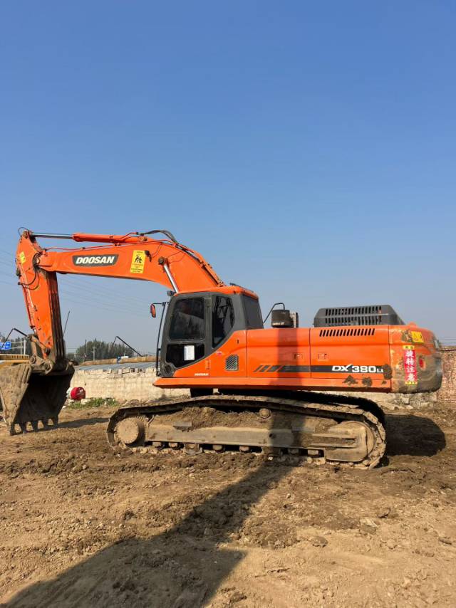 Used Doosan DX380LC Excavator 2014 Model / 2