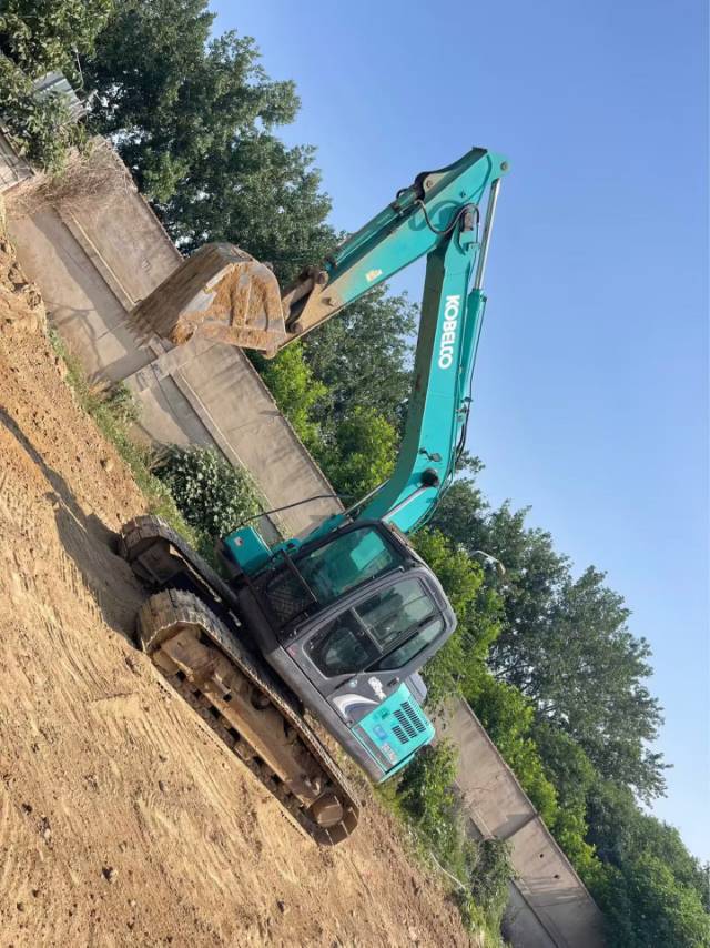 Used Kobelco SK140 Excavator 2020 Model / 4