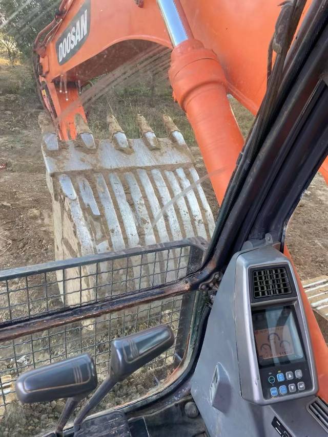 Used Doosan DX260LC Excavator 2018 Model / 2