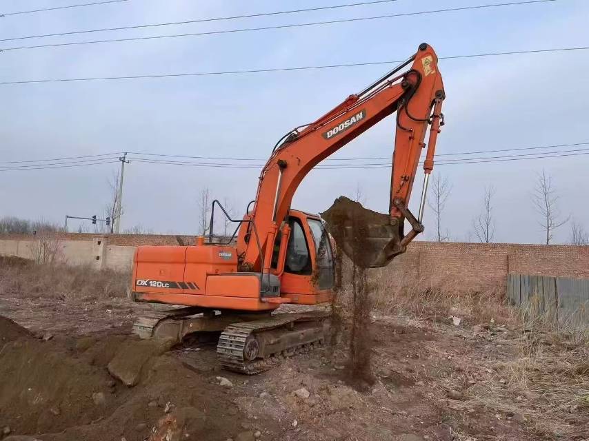 Used Doosan DX120-9C Excavator 2015 Model / 4