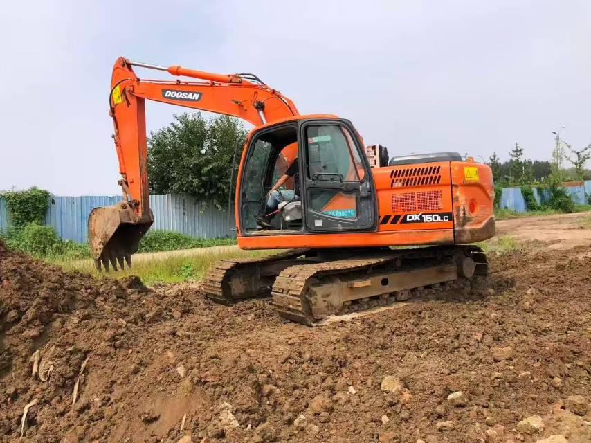 Used Doosan DX150LC Excavator 2015 Model