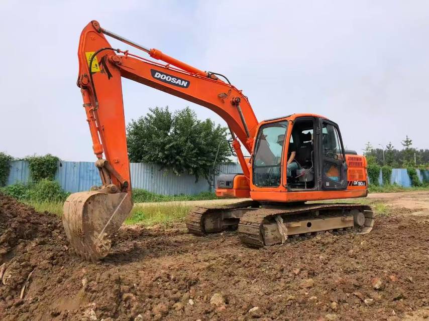 Used Doosan DX150LC Excavator 2015 Model / 4