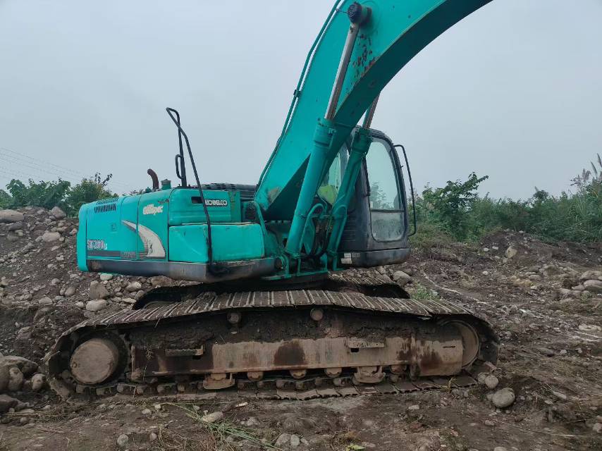 Used Kobelco SK260LC-8 Excavator 2012 Model / 4