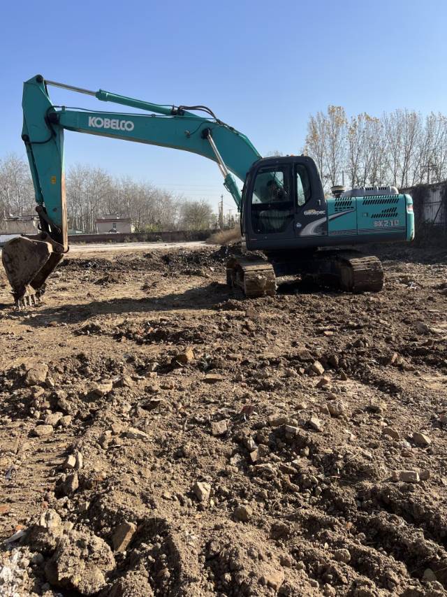 Used Kobelco SK200 Excavator 2018 Model / 9