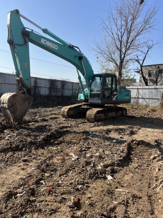 Used Kobelco SK200 Excavator 2018 Model / 6