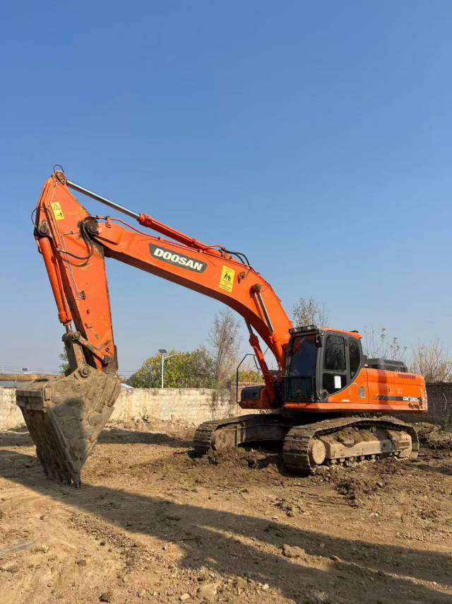 Used Doosan DX380LC Excavator 2014 Model