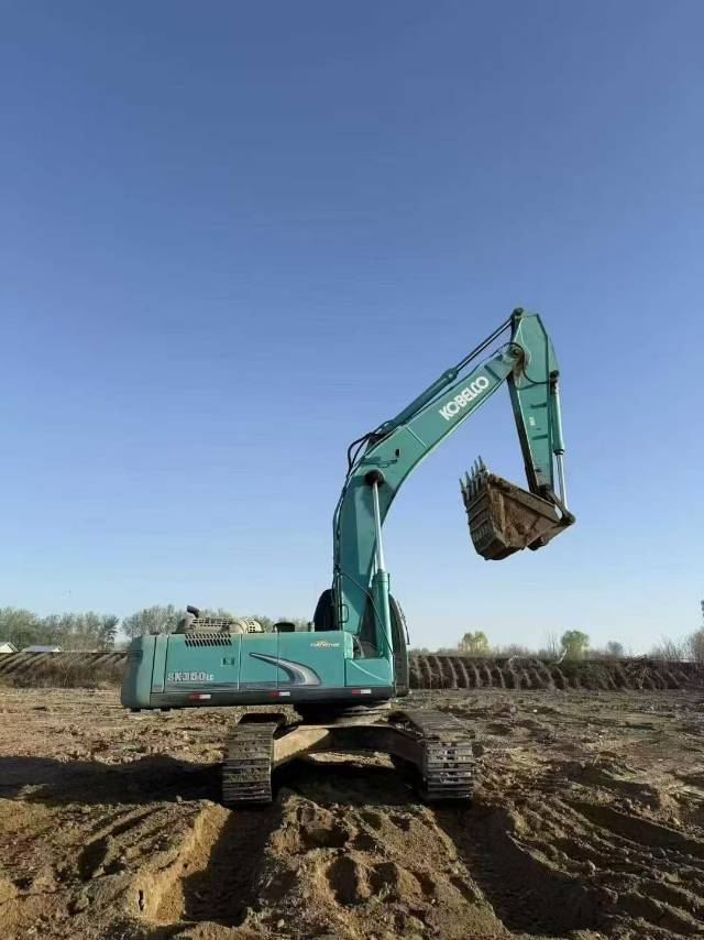 Used Kobelco SK350LC Excavator 2019 Model / 3