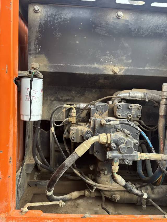 Used Doosan DH220LC-V Excavator 2021 Model / 3