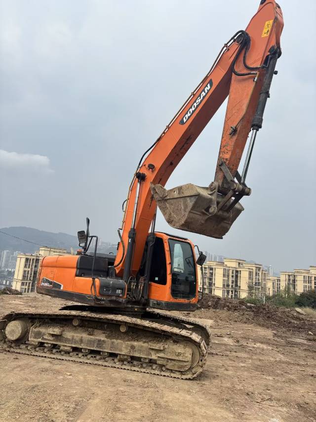 Used Doosan DH220LC-V Excavator 2021 Model / 2