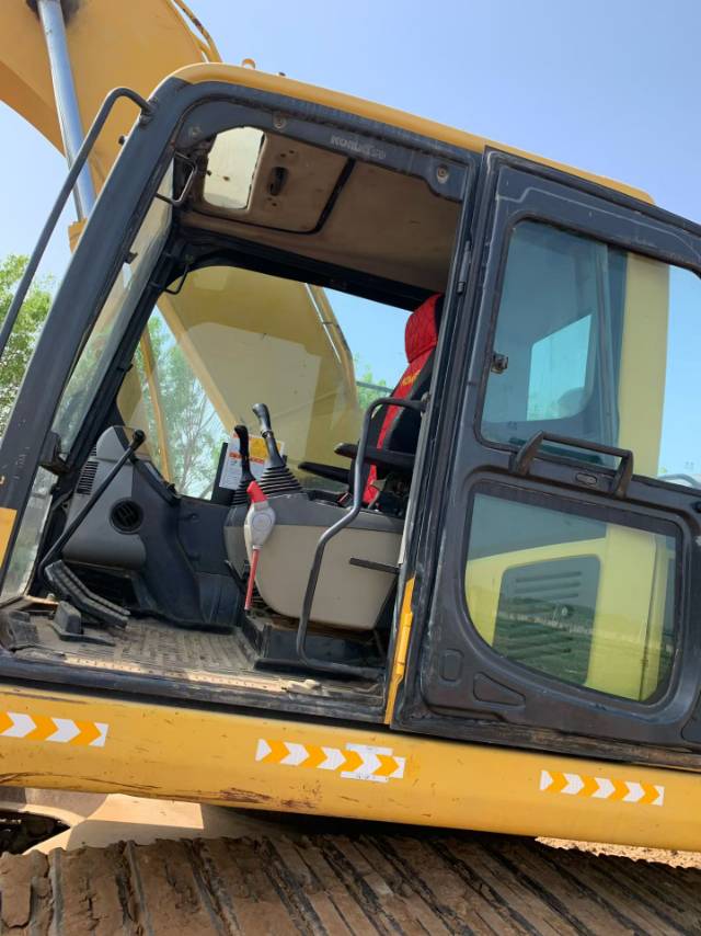 Used Komatsu PC220-8 Excavator 2019 Model / 6