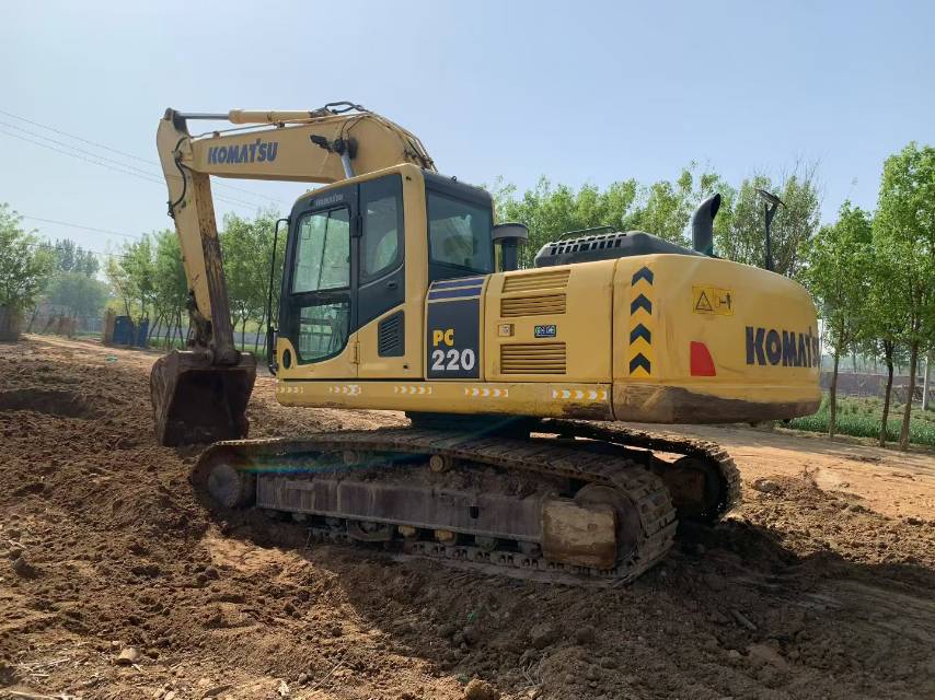 Used Komatsu PC220-8 Excavator 2019 Model / 4