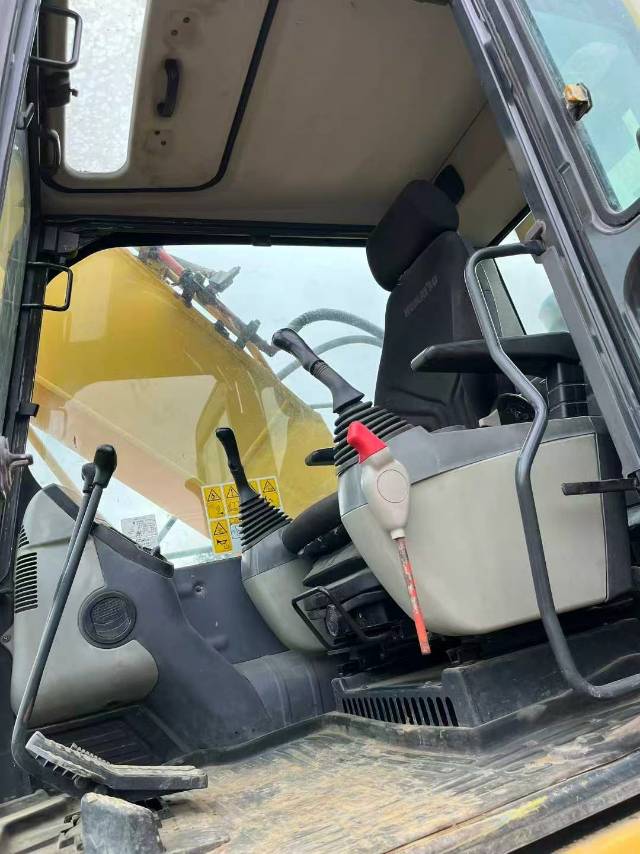 Used Komatsu PC200 Excavator 2018 Model / 5